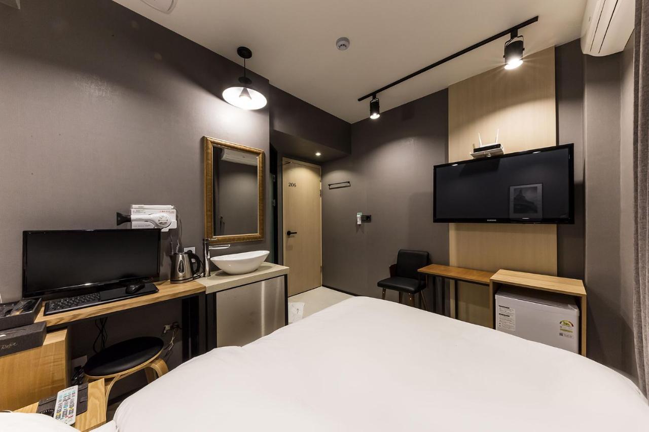 Raha Hotel Сеул Экстерьер фото